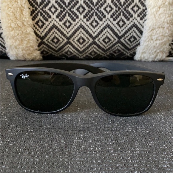 EUC Ray-Ban New Wayfarer Sunglasses